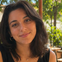 <em>Mónica Q.</em>
